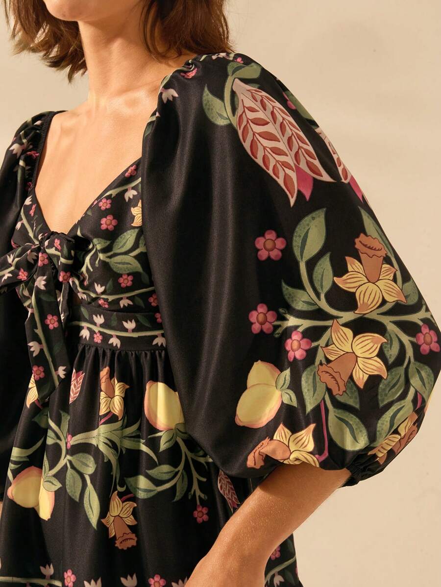 Vestido Curto Preto Floral