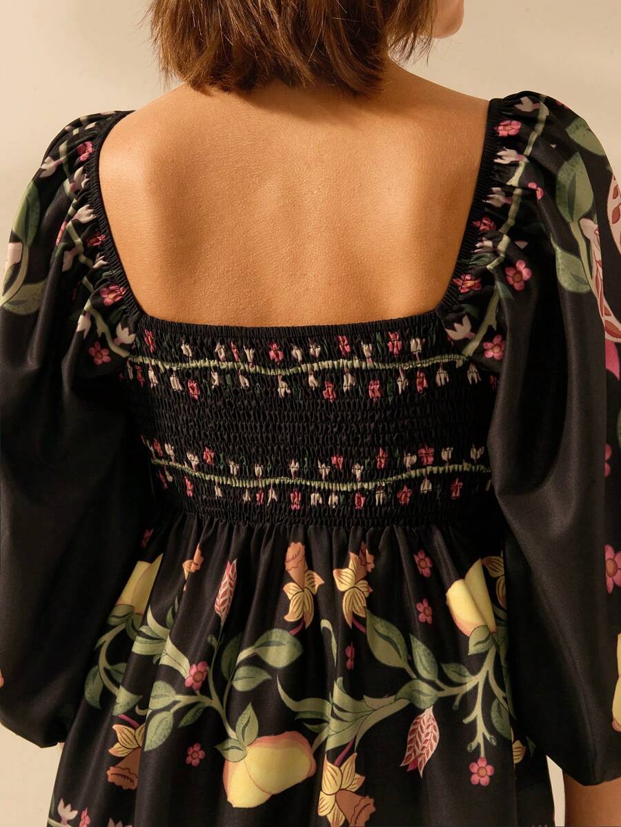 Vestido Curto Preto Floral