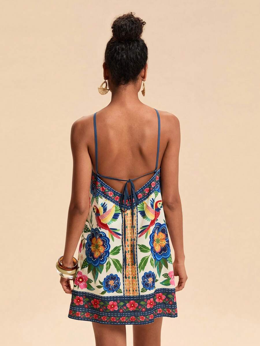 Vestido Curto com Abertura Tropivie